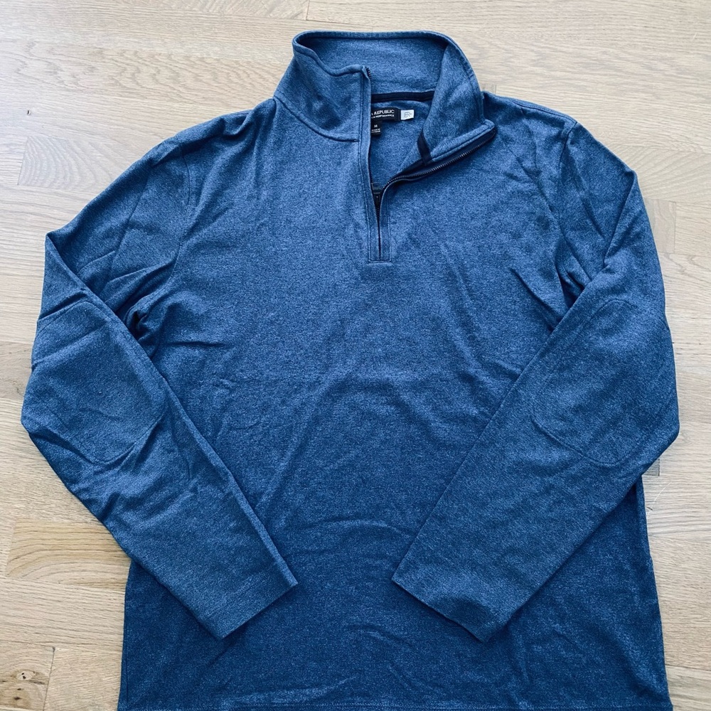 Banana Republic Men’s Navy Luxury Touch Quarter zipper Size M Sweater Top